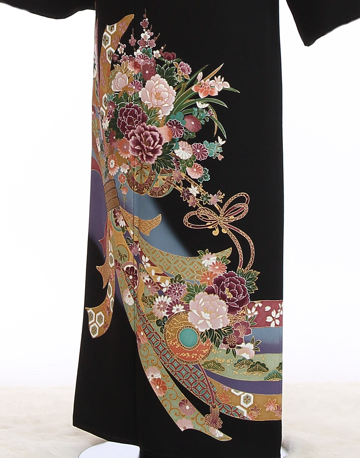 戸塚刺繍　和柄　束ね熨斗紋様　タペストリー 留袖 交織 TLサイズ／ TM-TL-0010束熨斗に花文様｜ル・クローゼット