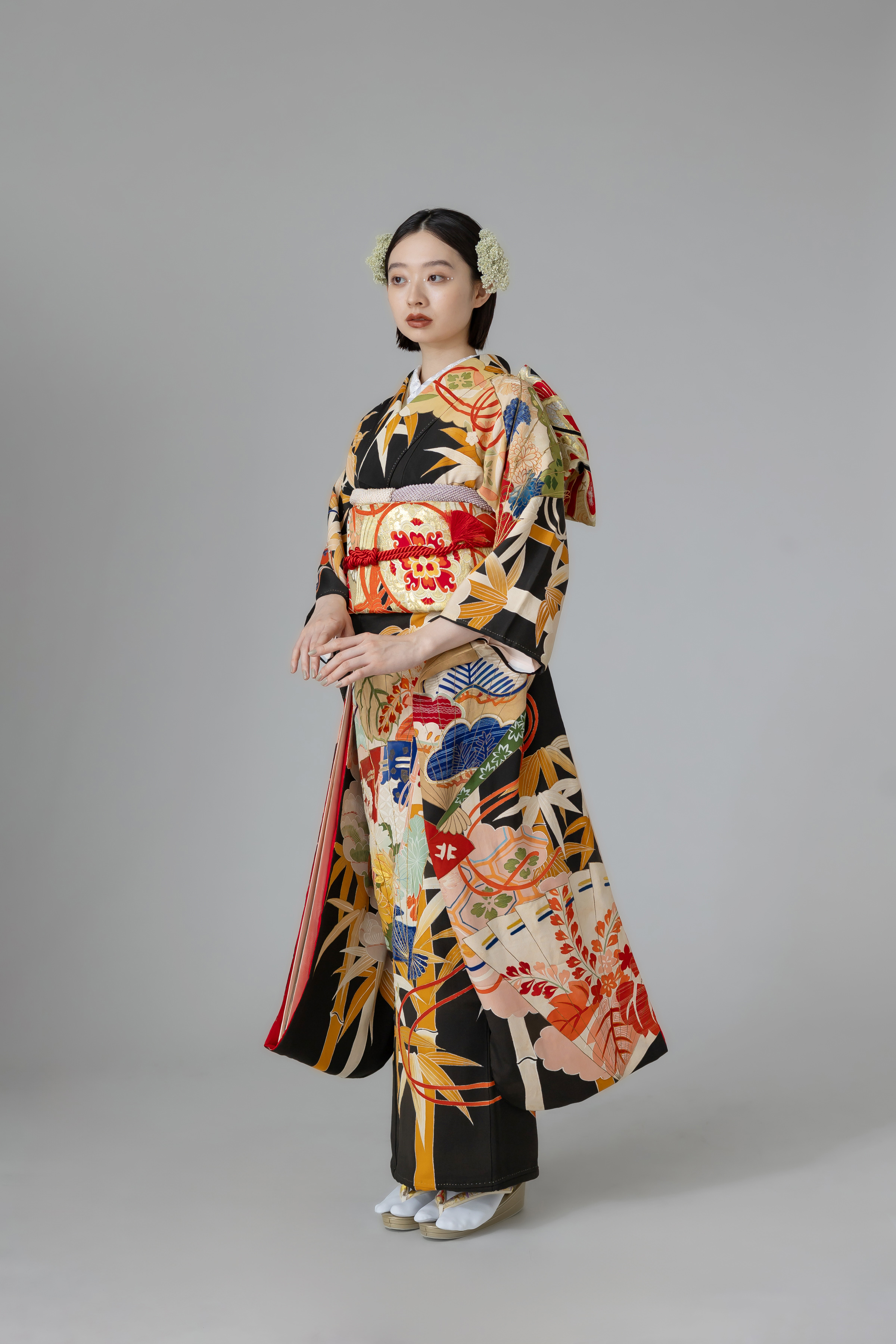 振袖0003 黒紅竹に金糸扇｜ル・クローゼット