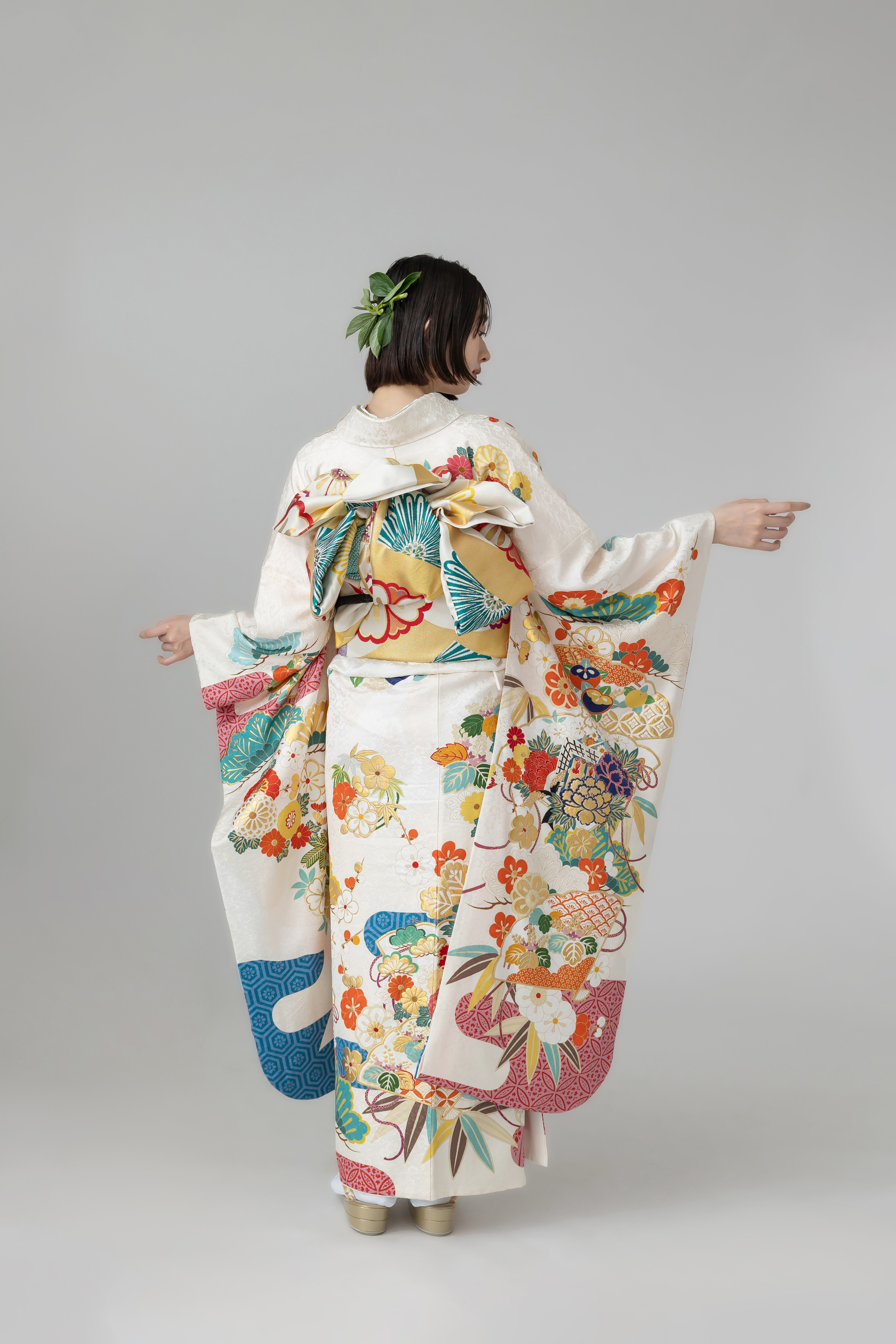 振袖0009 青藤と牡丹の吉祥尽くし｜ル・クローゼット
