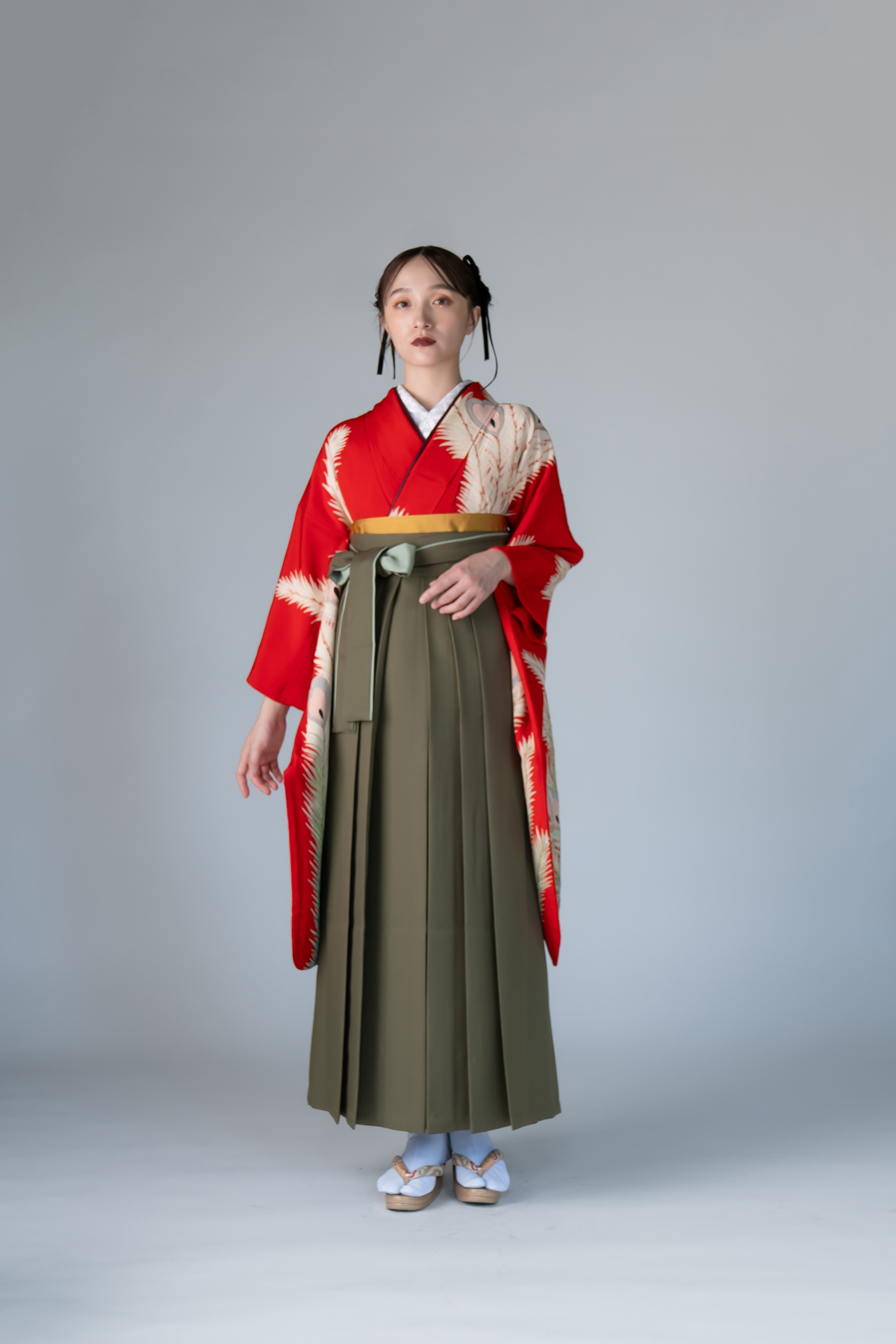 袴3004 孔雀の飛翔 袴：抹茶※紐も同色となります※｜ル・クローゼット