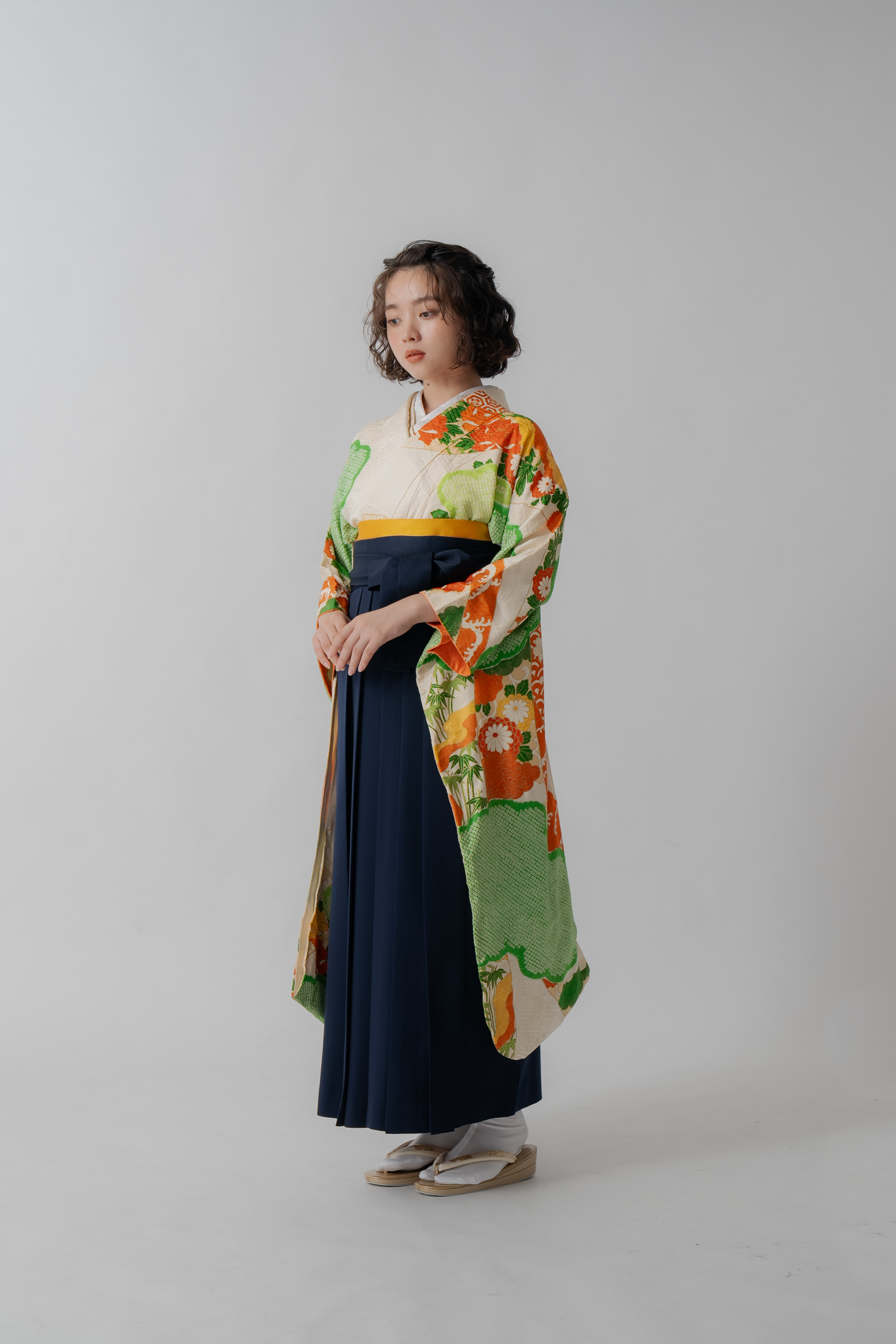 袴3008 花熨斗と雲取りの絞り 袴：紺｜ル・クローゼット