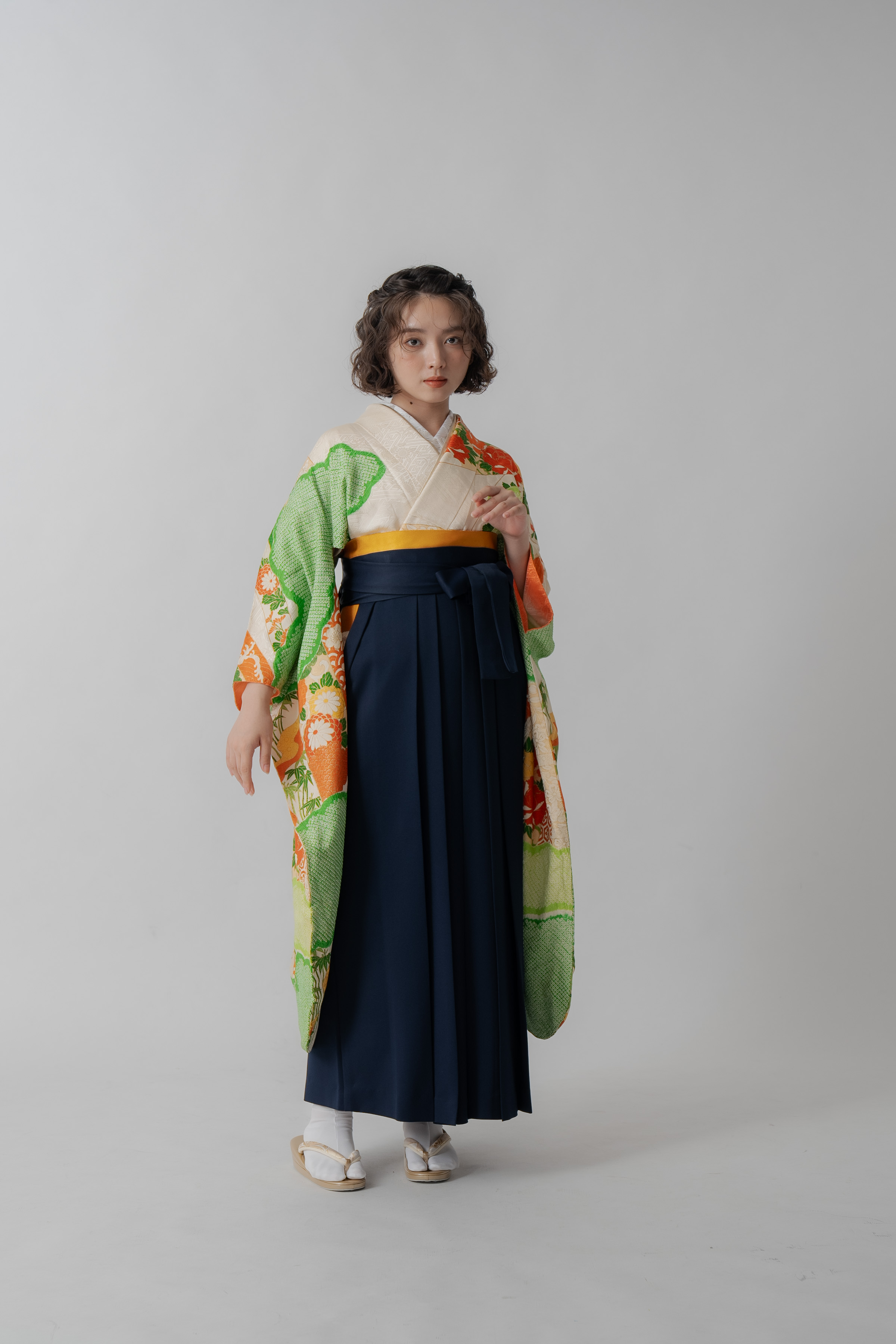 袴3008 花熨斗と雲取りの絞り 袴：紺｜ル・クローゼット